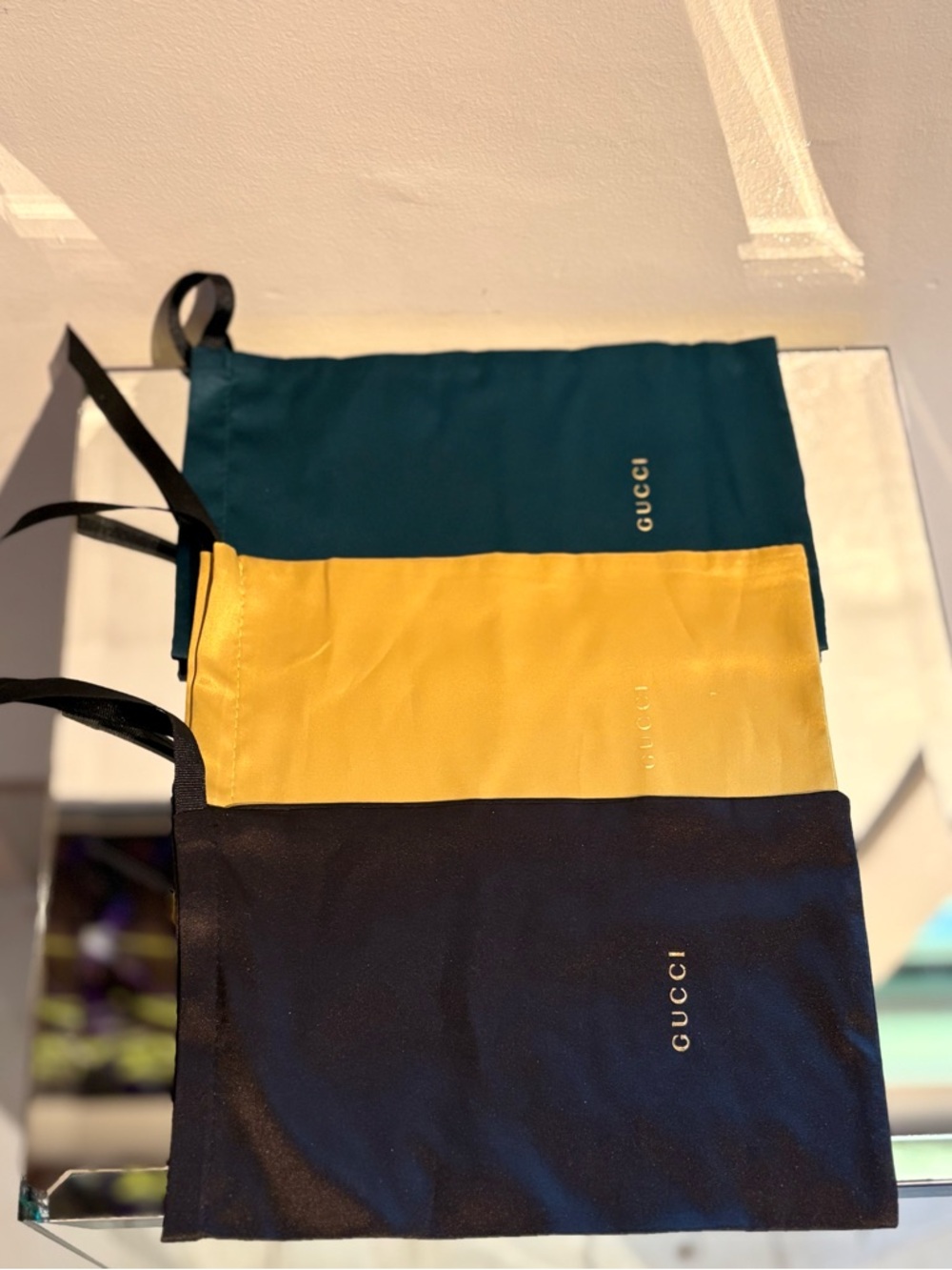 Gucci silk sunglasses case bundle